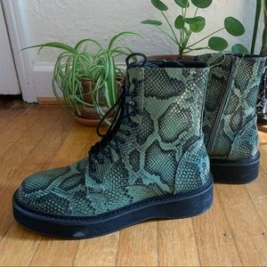 Snakeskin combat boots in green NWT